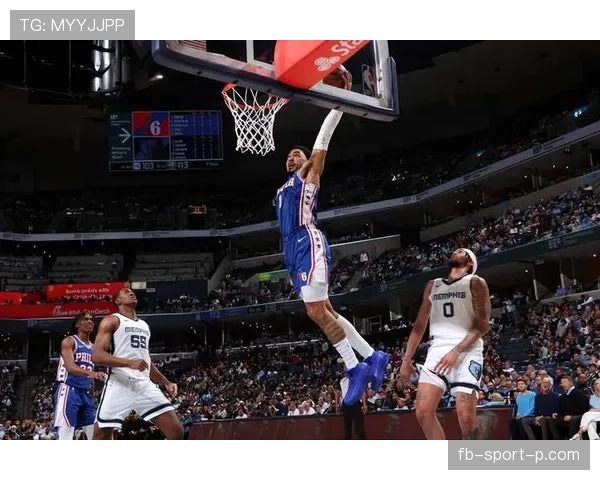 肯扬·马丁突破制造错位提升效率，拉开球队进攻空间效果明显